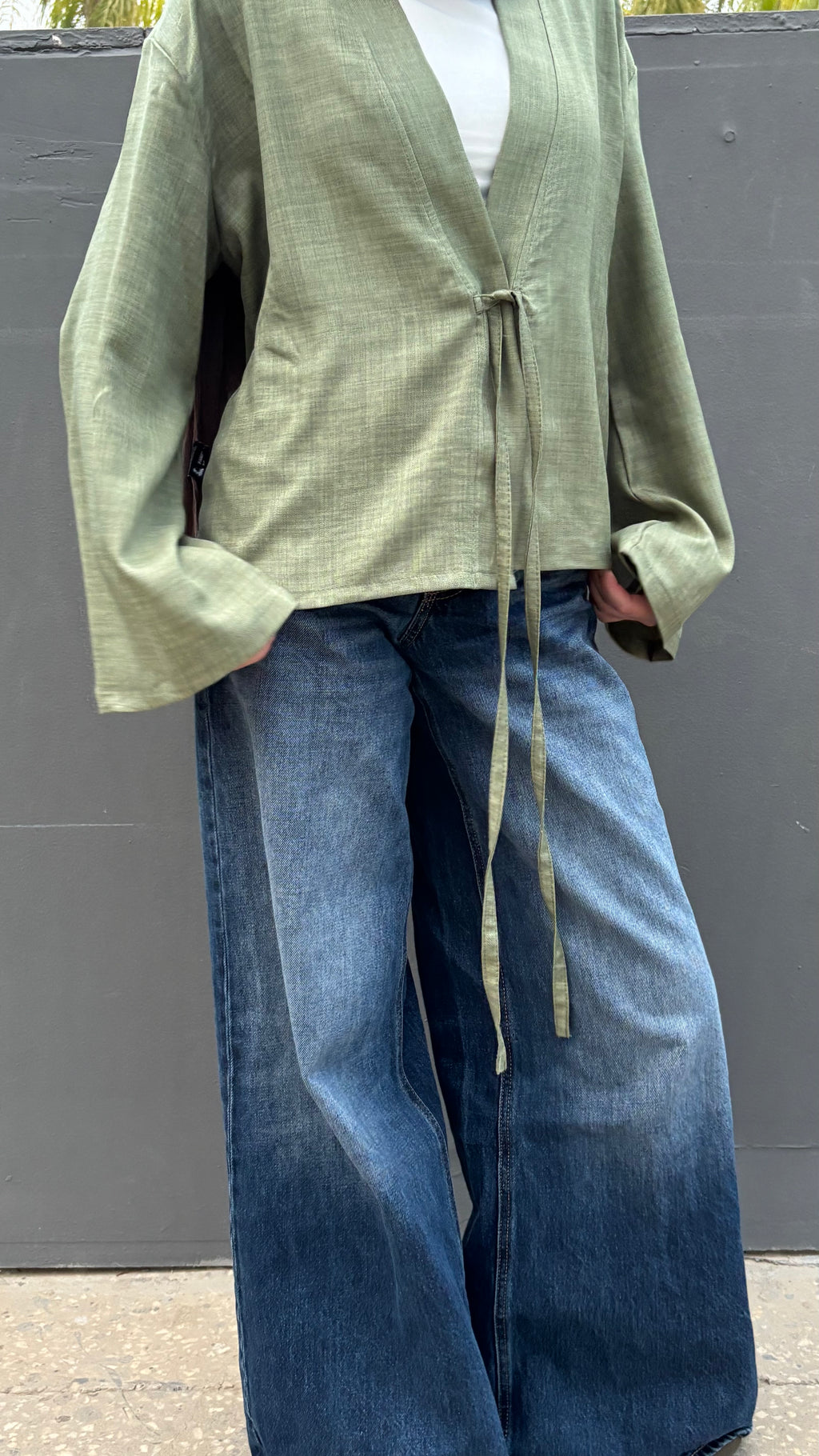 Tie cardigan